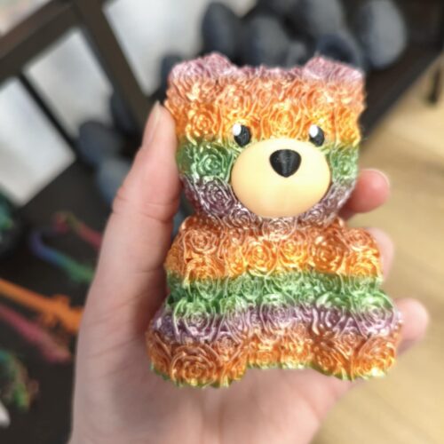 Ourson en roses multicolore