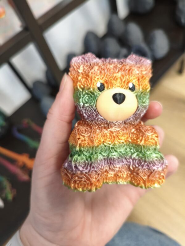 Ourson en roses multicolore